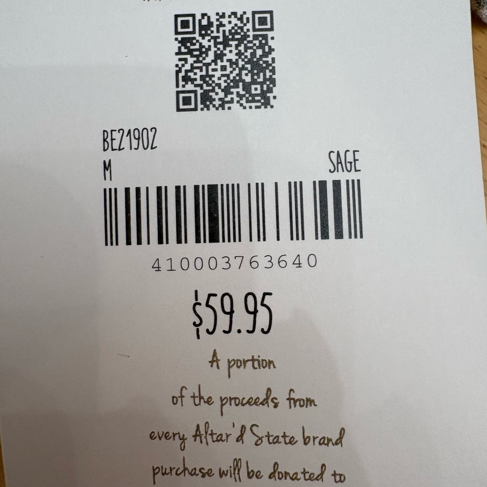 NWT long sleeve crop top - Picture 2 of 5